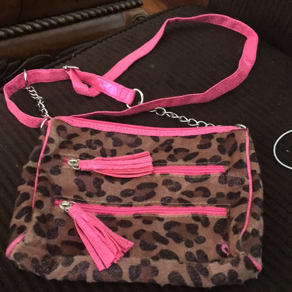 B1G1  Justice purse